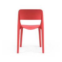 Chaise de salle à manger en plastique polypropylène moderne et bon marché de haute qualité chaise de restaurant empilable en plastique respirant
