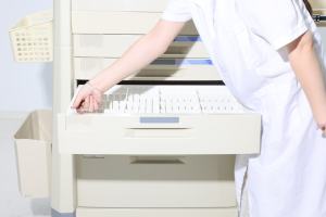 Moderne ABS Dubbele Rij IV Haak Medische Kar 5-Laags Medicijnkast Wandmontage Bevestiging Compatibiliteit Individueel Ziekenhuis Hotel - Product Image 3