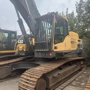 Mini pelleteuse Volvo EC380DL d'occasion du Japon de 8 tonnes, en état presque neuf, avec moteur et composants de roulement central - Product Image 1