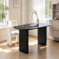 Table à manger noire en gros, écologique, durable, minimaliste, avec base cannelée pour la maison et la restauration