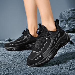 รองเท้ากีฬาลำลองผู้ชายผู้หญิง ระบายอากาศได้ดี น้ำหนักเบา สวมใส่สบาย ผลิตจากโรงงานโดยตรง พร้อมหัวเข็มขัดแบบหมุน เพิ่มความสูงสำหรับฤดูร้อน - Product Image 5