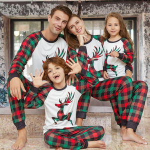 Conjunto de Pijamas Bordados, Respiráveis, Quentes e Luxuosos, uma Coleção de Pijamas para as Festas, Adequada para Toda a Família Usar. - Product Image 2