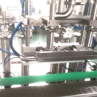 Machine automatique de remplissage haute précision 5kg-20kg pour bouteilles en plastique (gallon), scellage de couvercles et étiquetage – Miel, huile, produits chimiques, boissons