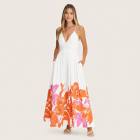 Gaun Maxi Panjang Wanita Model Empire Waist, Cetak Bunga Putih, Kerah V Dalam, Tali Spaghetti, Saku Samping Berkerut, Gaya Boho, Cocok untuk Tamu Pernikahan