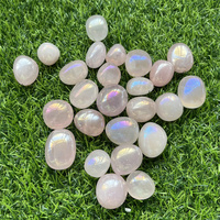 Ange Aura Quartz rose petite paume Cristal naturel dégringolé Titane quartz rose pierre dégringolée pour la méditation