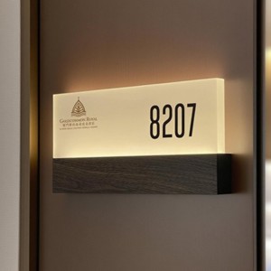 Plaque d'adresse personnalisée XINGYI en acrylique creux 3D, étanche IP65, éclairée par LED néon, alimentée par courant alternatif, pour extérieur - Product Image 2