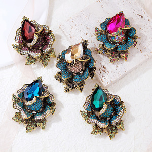 Broche de Flor de Diamante Colorido Elegante de Alta Qualidade Joia Atraente Luxuosa de Cristal para Mulheres - Product Image 1