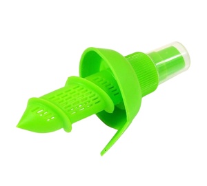 Factory Wholesale Price Creative Design Handheld Juice Squeezer Citrus Lemon Juice Sprayer Household