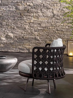 Jardin extérieur petit balcon cour frêne bois rotin naturel canapé et table combinaison meubles