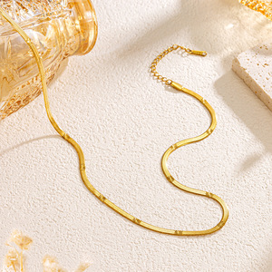 Moda serpiente hueso cuchillo hoja <span class=keywords><strong>Collar</strong></span> hueso <span class=keywords><strong>collar</strong></span> Simple mujer cadena <span class=keywords><strong>collar</strong></span> pulsera conjunto en relieve serpiente hueso <span class=keywords><strong>collar</strong></span> - Product Image 5