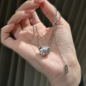 Collar de Cruz con Diamantes Completos en Plata de Ley S925, Estilo Retro de Lujo Ligero, Versátil y Personalizado con Cadena de Caja - Product Image 1