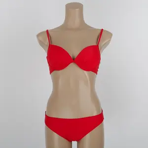 2024 müşteri logosu seksi bikini genç kız mayo iki adet basit katı üçgen yüzmek set plaj giyim tedarikçisi
