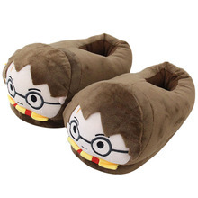 Venta al por mayor de dibujos animados Harries Potters zapatillas para niñas adultas invierno cálido felpa peludo zapatillas con piel para mujeres - Product Image 3