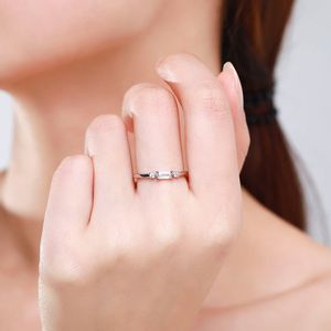 Ada Jewelry Wholesale - Joyas De Plata 925 - Bague en argent sterling 925 délicate et élégante plaquée rhodium pour femmes - Product Image 4