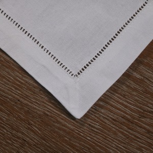 Serviettes en <span class=keywords><strong>tissu</strong></span> personnalisées en coton avec monogramme, serviettes en lin brodées à festons, serviettes <span class=keywords><strong>de</strong></span> cocktail personnalisées pour mariage - Product Image 4
