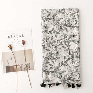 <span class=keywords><strong>Écharpe</strong></span> en polyester, coton et lin, toucher doux, fil <span class=keywords><strong>de</strong></span> bambou noué, motif floral noir et blanc, châle à pompons pour climatisation - Product Image 2