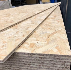 แผ่น OSB ไม้สนเคลือบวีเนียร์ รุ่น E2 ทันสมัยจากโรงงาน หนา 8 มม./11 มม./14 มม./17 มม. คุณภาพชั้นหนึ่ง ป้องกันการกัดกร่อน เป็นมิตรต่อสิ่งแวดล้อม - Product Image 5