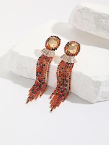 Boucles d'oreilles clous de luxe haut de gamme entièrement serties de diamants blancs avec pompon, forme géométrique, pour la vente en gros en Europe et aux États-Unis - Product Image 5