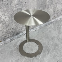 Table de bar en acier inoxydable de style industriel, design rond, durable et résistante à l'eau, utilisation commerciale pour hôtel et salon