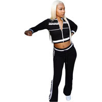 Ensemble sportif KY Femme Y2K avec veste zippée courte et pantalon évasé à rayures contrastées, tenue d'été