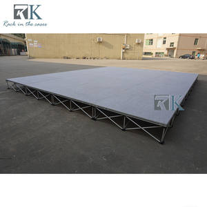 Plateforme de conférence pliable avec finition moquettée grise pour scène et présentation - Product Image 5