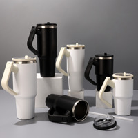 Nouvelle tasse d'isolation à poignée noire et blanche 20/30/40oz tasses de voiture portables de grande capacité