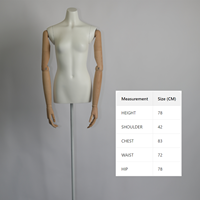 Mannequins de vitrine Yihe Retail, en fibre de verre, minces, sans tête, torse féminin, bras réglables à 360°, base triangulaire en acier