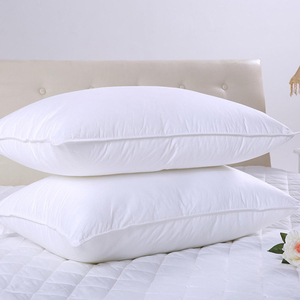 Cuscini Bianchi <span class=keywords><strong>di</strong></span> Alta Qualità per Hotel, Imbottitura in Piuma e Velluto, Federe in Cotone Morbide e Confortevoli - Product Image 1