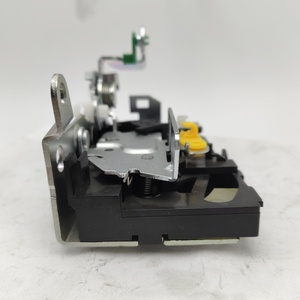 Actionneur de verrouillage de porte automatique Central Power 8200928465 8200928463 pour RENAULT <span class=keywords><strong>CAPTUR</strong></span> (J5 _) 2013- - Product Image 3