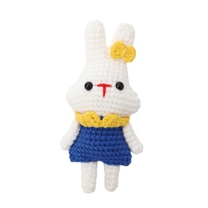 Colgante de conejo de ganchillo hecho a mano, llavero de hilo tejido, amuleto de muñeco de dibujos animados tejido para bolso - Product Image 4