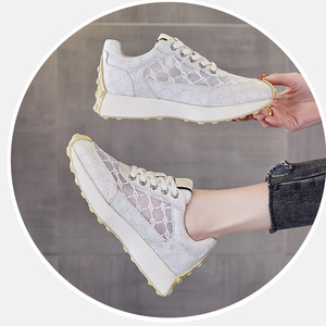 Nouvelles baskets décontractées grises monogramme en maille respirante à lacets style rétro plateforme 2026 - Product Image 4