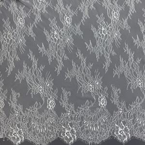 قماش دانتيل رموش Erkoumi بتطريز فرنسي ناعم ثلاثي الأبعاد باللون الأبيض ونقوش الزهور لحدود طرحة الزفاف - Product Image 1