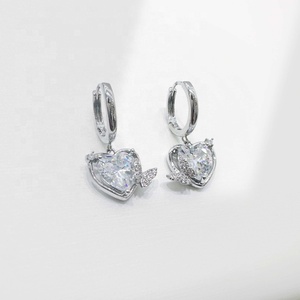 Boucles d'oreilles créoles simples en argent sterling 925 plaqué or 14 carats, avec zircon et pierre, style coréen, motif nœud, élégantes, tendance, pour femme, idéales pour l'été. - Product Image 4
