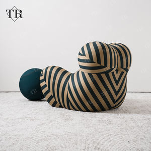 Sillón <span class=keywords><strong>Turri</strong></span> Art Furniture Mom's Embrace, Diseño Italiano, Sillón Casual para Balcón con Taburete para Salón de Espera y Recepción - Product Image 2