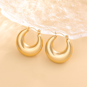 Vente en gros de boucles <span class=keywords><strong>d</strong></span>'oreilles en acier inoxydable, ensemble de boucles <span class=keywords><strong>d</strong></span>'oreilles pour femmes, luxe léger, vintage, haut de gamme, tendance, minimalistes - Product Image 3