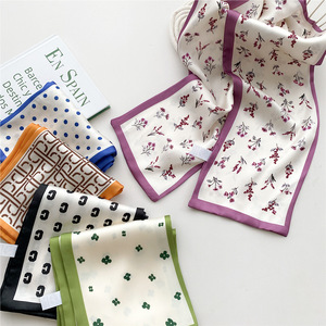 Bolso Pequeño de Moda con Estampado de Lunares y Flores Dulces 2025, Bolso de Mano con Cinta para el Cabello, Bufanda Delgada de Seda para Damas - Product Image 1