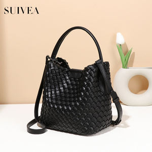 2024 nouveau été mode tissé femmes sac Senior sens de la lumière luxe épaule poche à la main tissé seau sac momie sac - Product Image 3