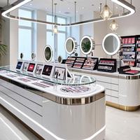 Moderne Luxus LED-beleuchtete Höhenverstellbare Weiße Quadratische Kosmetik-Pumpflaschen-Vitrine für Hautcreme-Make-up-Unternehmen-Showroom