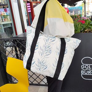 กระเป๋าถือชายหาดสไตล์ฮาวายพิมพ์ลายแบบเต็มรูปแบบน้ำหนักเบากันน้ำผ้าทิชชู่ถุงช้อปปิ้ง - Product Image 2