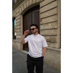 Camiseta Básica Blanca de Corte Ajustado, 180g, Tejido Transpirable y Antiarrugas, Camiseta Lisa para Impresión Serigráfica y Diseño Personalizado - Product Image 4