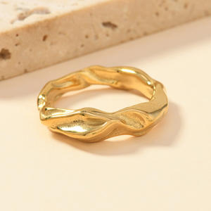 Anillo de compromiso y boda para mujer, chapado en oro de 18 quilates, de acero inoxidable, con diseño martillado, de moda, superventas - Product Image 6