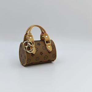 Nuovo Mini Portamonete Compatto con Ciondolo per <span class=keywords><strong>Borsa</strong></span>, Portachiavi e Accessorio per Chiavi Auto, con Fodera in Poliuretano, Collezione Estate 2027 - Product Image 3