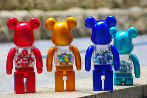 Figuras de oso <span class=keywords><strong>BEARBRICK</strong></span> 400% Baby Pink KWAS My First Violence modelo artesanal de resina para decoración del hogar - Product Image 2