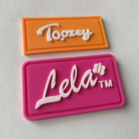 ZT-Custom PVC Patchs Marque Étiquette En Caoutchouc 3D En Relief PVC Patch Doux Silicone Patch pour La Décoration De Vêtements