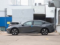 2026 Deepal L07 Baru 240km Max Hybrid Mobil Ukuran Menengah 150-200kW Sunroof Panoramic Kamera 360 Murah Laris Ekspor Afrika
