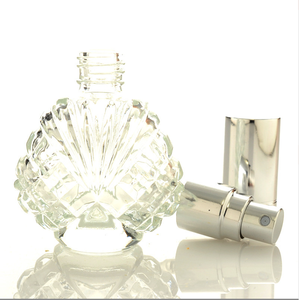 Flacone <span class=keywords><strong>di</strong></span> Ricarica per <span class=keywords><strong>Profumo</strong></span> in Vetro Trasparente a Forma <span class=keywords><strong>di</strong></span> Conchiglia da 15ml con Tappo a Rosa, Design Speciale - Product Image 6