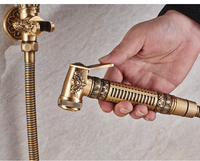 Robinet de pulvérisation, pistolet de toilette en cuivre tout en or de Style européen, parure de Bidet pour femmes, rehausseur à Valve d'angle de toilette SF1359