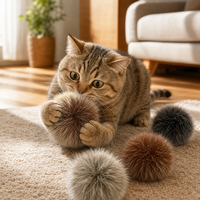 Jouet pour chat en fausse fourrure multicolore, pompon moelleux et léger, balle interactive pour chatons d'intérieur