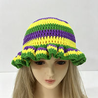 Chapeau Bob en Crochet pour Femme, Rayures Violettes, Vertes et Dorées, Bord Volanté, Idéal pour le Mardi Gras, les Festivals et les Costumes de Fête