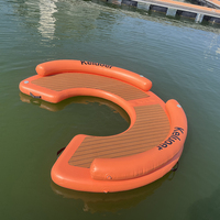 Plateforme flottante ronde en PVC, ponton flottant en forme de C gonflable sur mesure pour usine